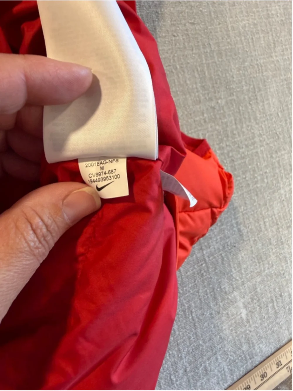 Nike Men's Down Fill Windrunner Habanero Red Full Zip Puffer Vest medium